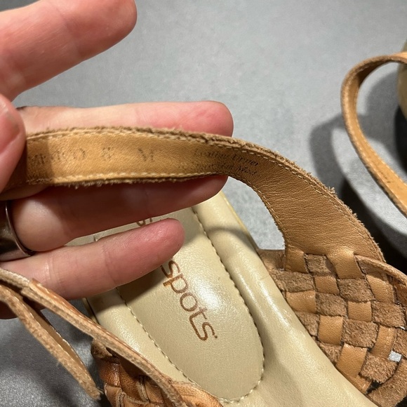 Softspots Sandals Women’s 8M Tan Woven Leather Open Toe Adjustable Slingback - Picture 3 of 9